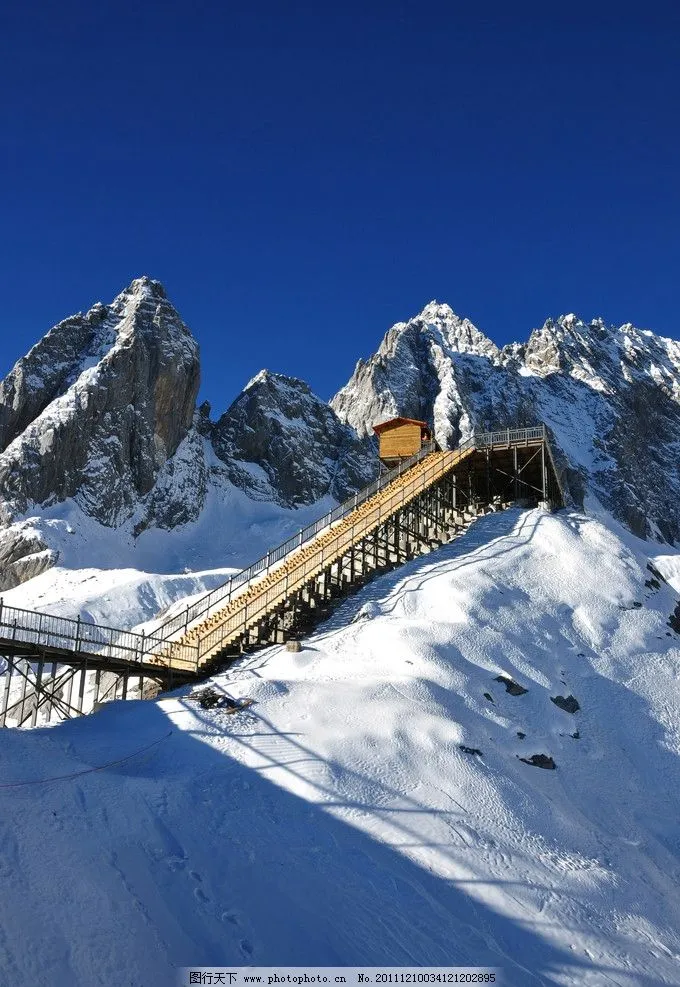 「玉龙雪山」是一个什么景点，有哪些推荐的游玩攻略和特色景观？-玉龙雪山著名景点