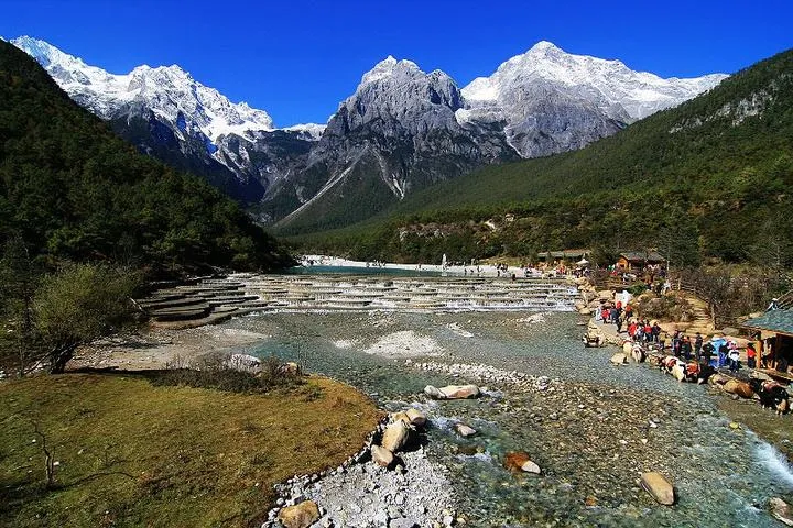 「玉龙雪山」是一个什么景点，有哪些推荐的游玩攻略和特色景观？-玉龙雪山著名景点