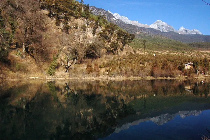 「玉龙雪山」是一个什么景点，有哪些推荐的游玩攻略和特色景观？-玉龙雪山著名景点