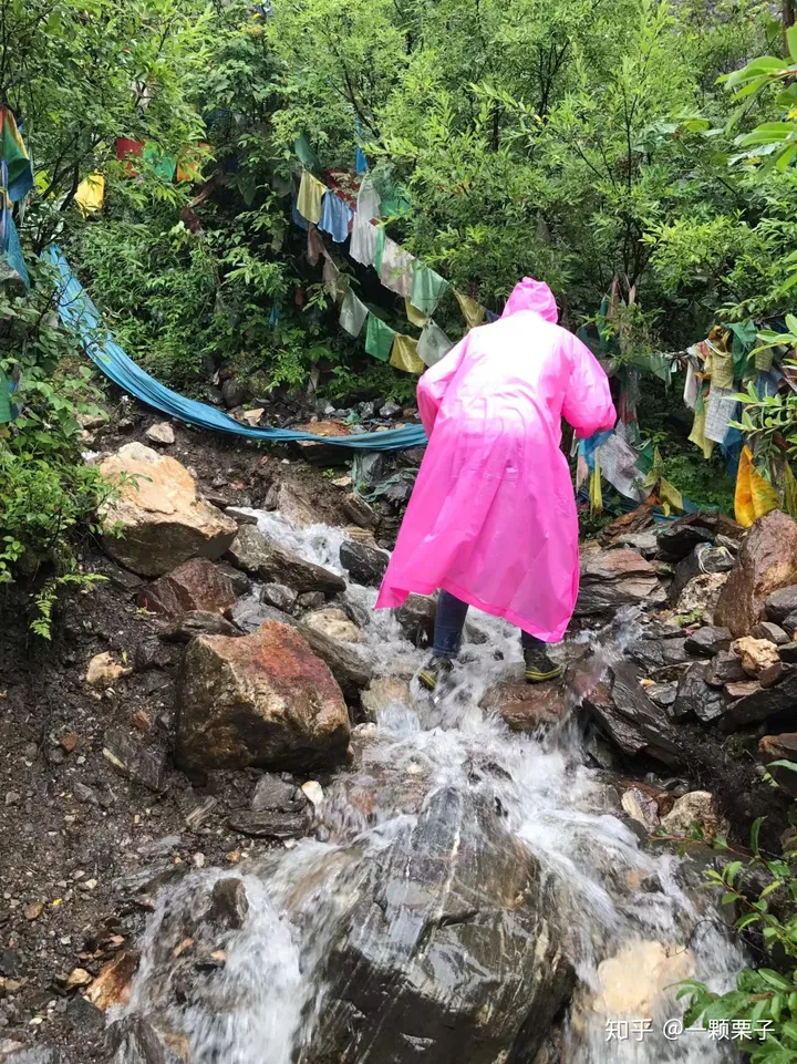 去云南玩选玉龙雪山好还是梅里雪山？有什么区别？