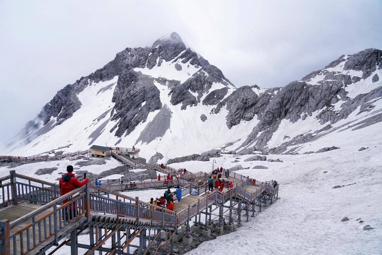 云南丽江有座雪山，风景壮丽，游客最爱来打卡，也是纳西人的神山-玉龙雪山印象丽江表演 门票