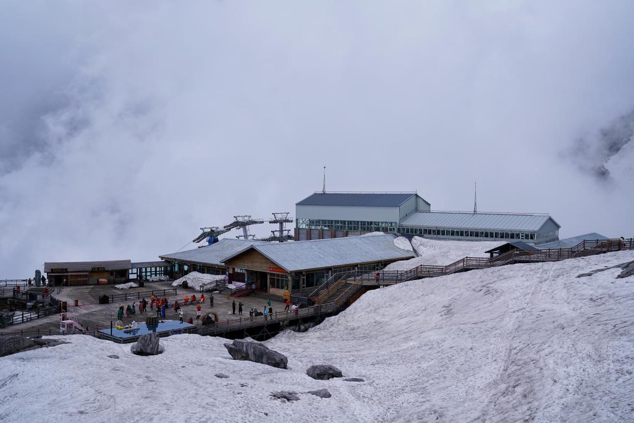 云南丽江有座雪山，风景壮丽，游客最爱来打卡，也是纳西人的神山-玉龙雪山印象丽江表演 门票