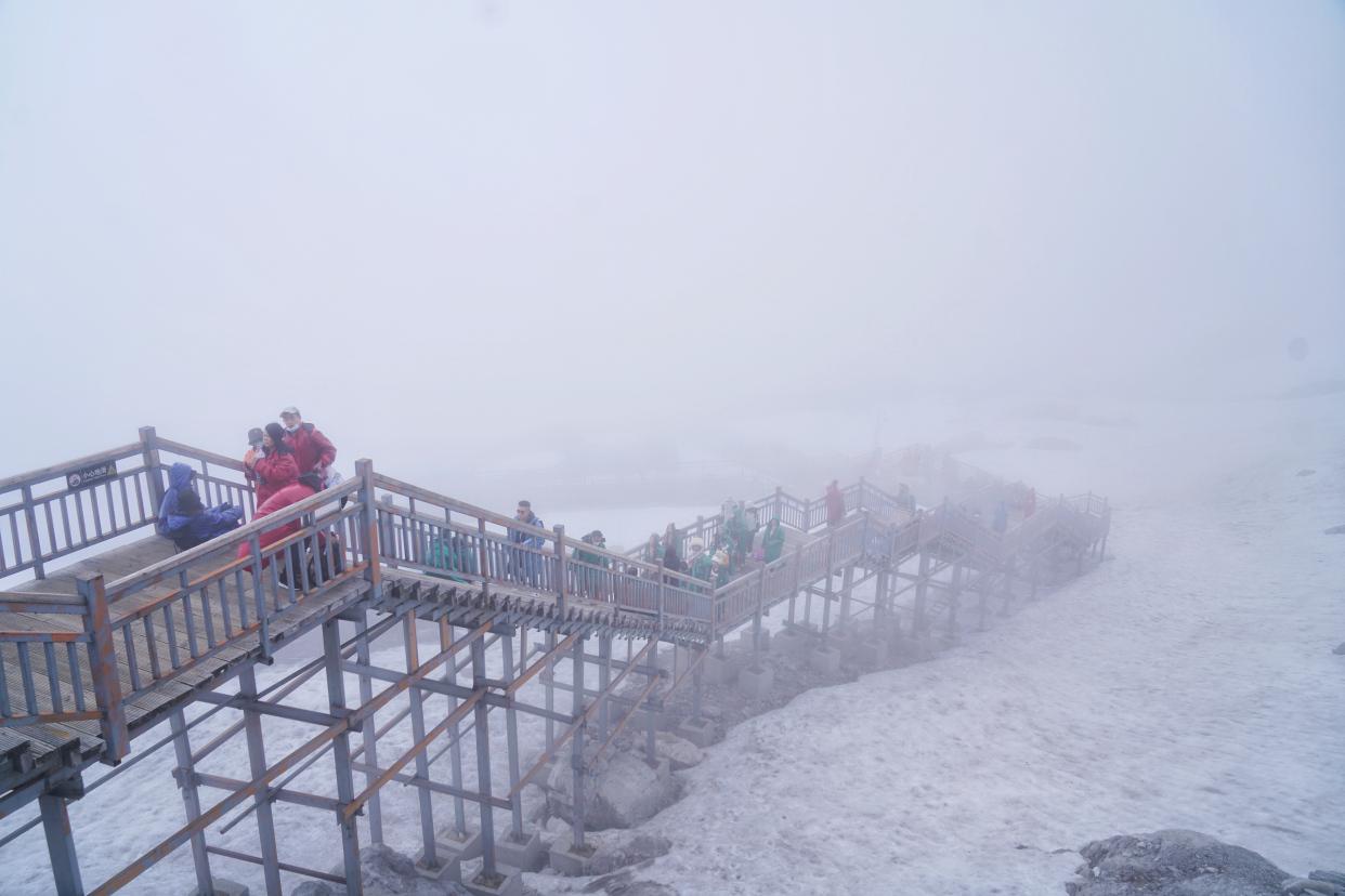 云南丽江有座雪山，风景壮丽，游客最爱来打卡，也是纳西人的神山-玉龙雪山印象丽江表演 门票