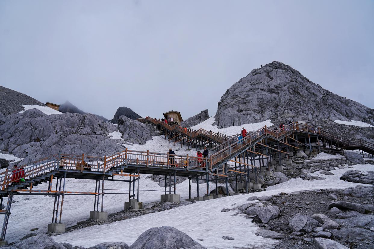 云南丽江有座雪山，风景壮丽，游客最爱来打卡，也是纳西人的神山-玉龙雪山印象丽江表演 门票