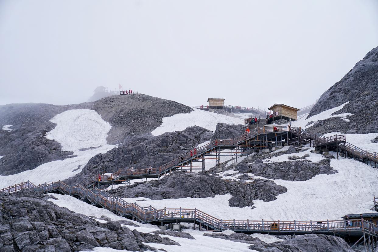 云南丽江有座雪山，风景壮丽，游客最爱来打卡，也是纳西人的神山-玉龙雪山印象丽江表演 门票