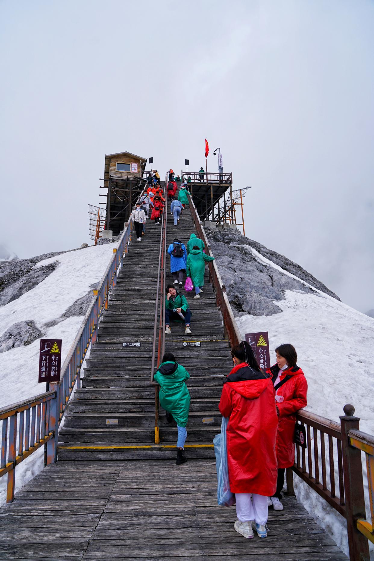 云南丽江有座雪山，风景壮丽，游客最爱来打卡，也是纳西人的神山-玉龙雪山印象丽江表演 门票