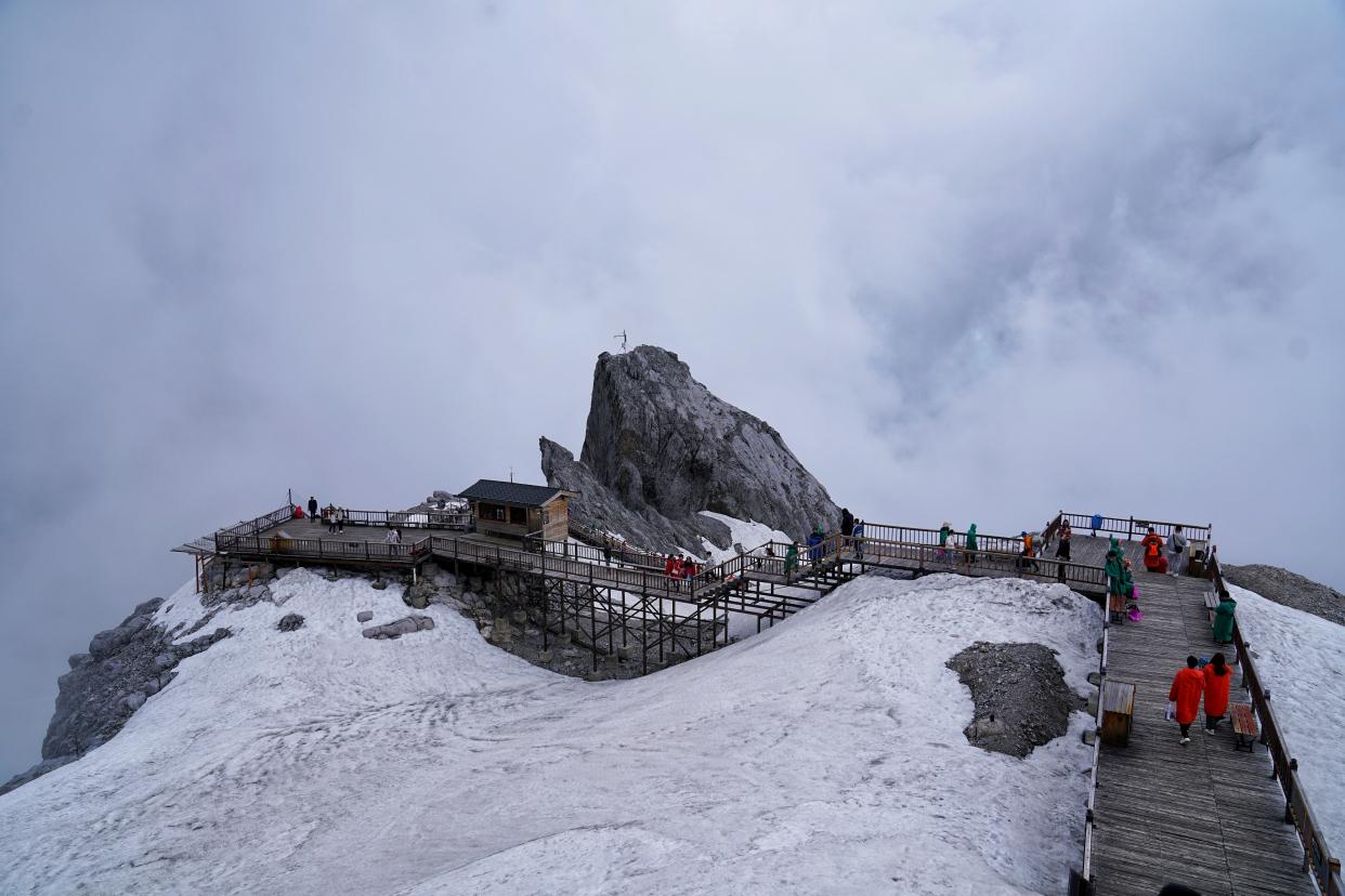 云南丽江有座雪山，风景壮丽，游客最爱来打卡，也是纳西人的神山-玉龙雪山印象丽江表演 门票