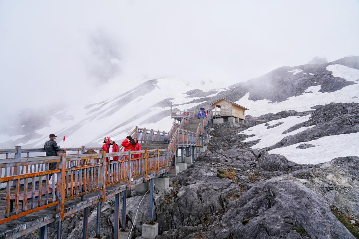 云南丽江有座雪山，风景壮丽，游客最爱来打卡，也是纳西人的神山-玉龙雪山印象丽江表演 门票