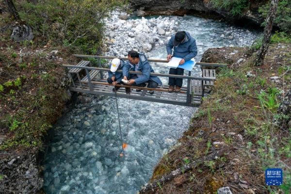 玉龙雪山上的一片雪花，长江里的一滴水-玉龙雪山开发现状