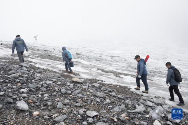 玉龙雪山上的一片雪花，长江里的一滴水-玉龙雪山开发现状