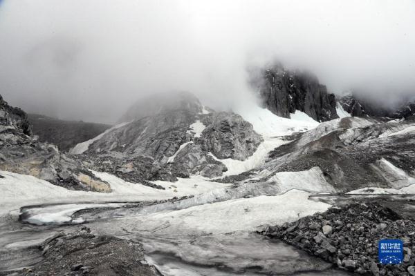 玉龙雪山上的一片雪花，长江里的一滴水-玉龙雪山开发现状
