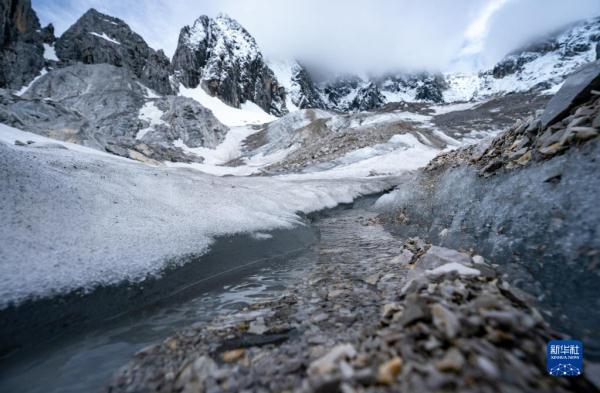 玉龙雪山上的一片雪花，长江里的一滴水-玉龙雪山开发现状