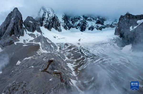 玉龙雪山上的一片雪花，长江里的一滴水-玉龙雪山开发现状