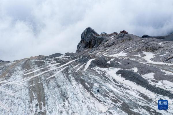 玉龙雪山上的一片雪花，长江里的一滴水-玉龙雪山开发现状