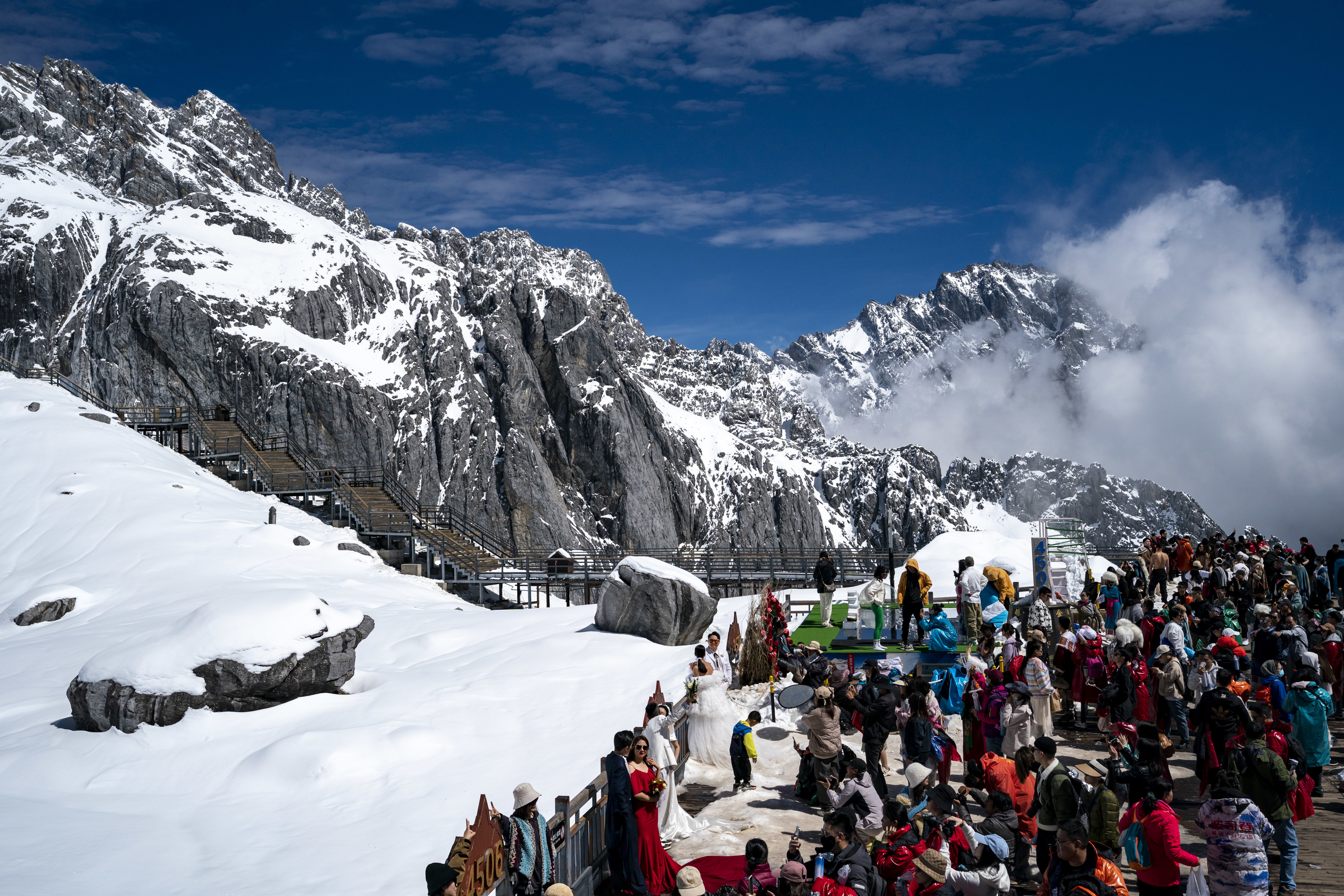 玉龙雪山景区开启夏日旅游季-玉龙雪山的游玩攻略