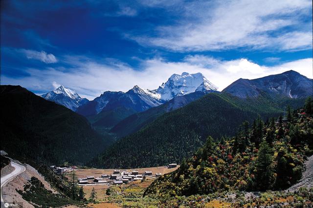 云游全国新5A｜四川省甘孜州稻城亚丁旅游景区-四川甘孜稻城亚丁山林风光