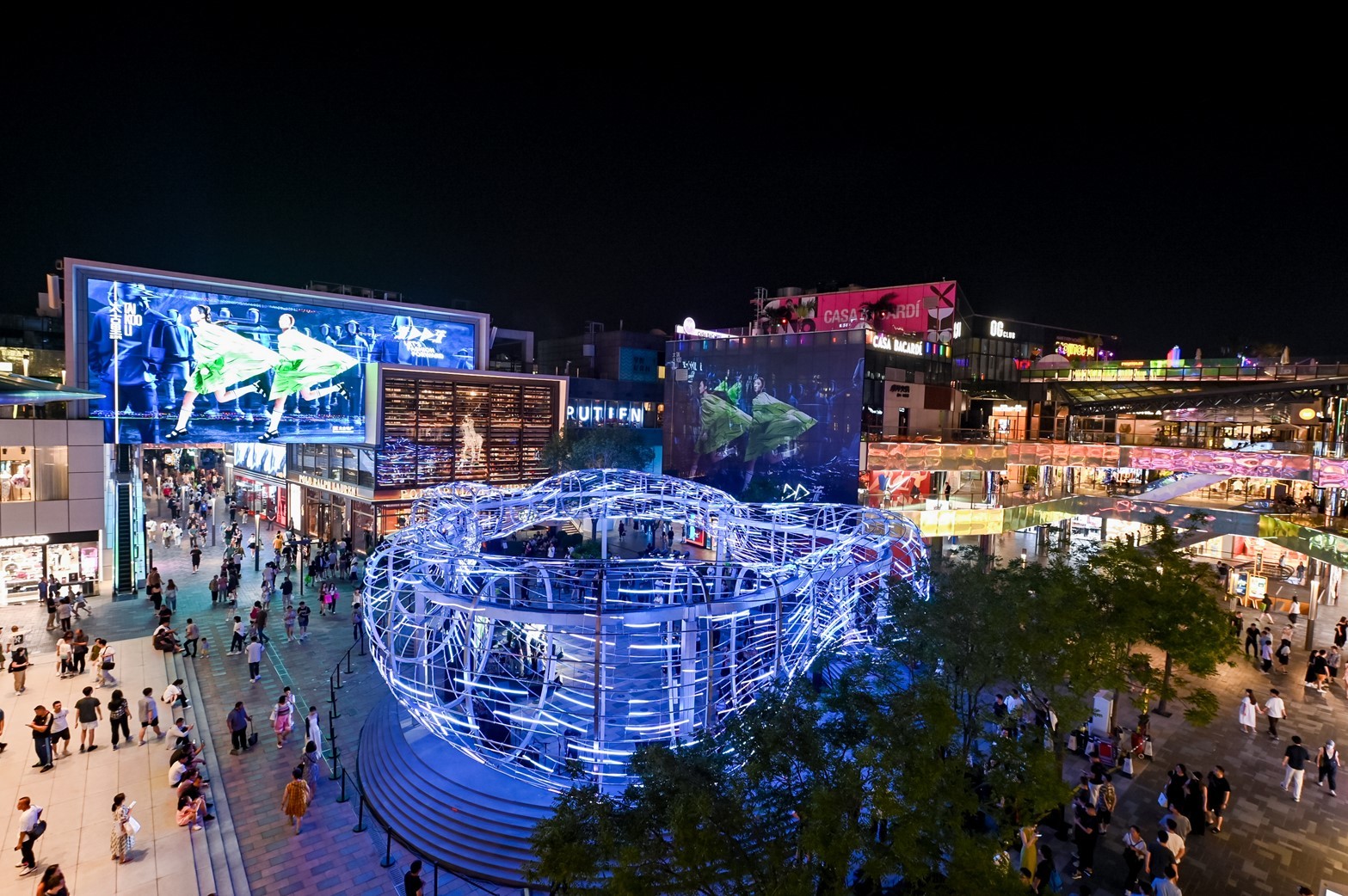 “潮不停流”，三里屯太古里“演变”登场-北京三里屯潮流