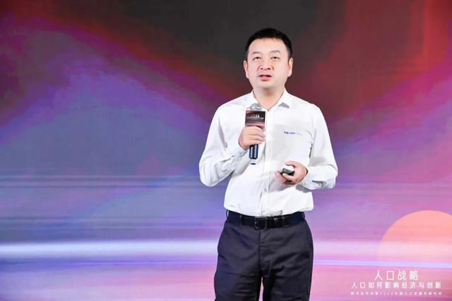 潮新闻对话梁建章：鼓励多生的他，为何关注“永生”？-"梁建章"