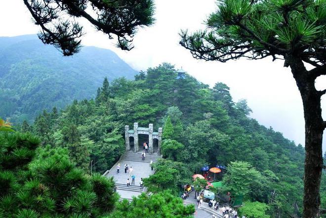 中国十大名山之一的庐山，到底有多美？-庐山是几大名山