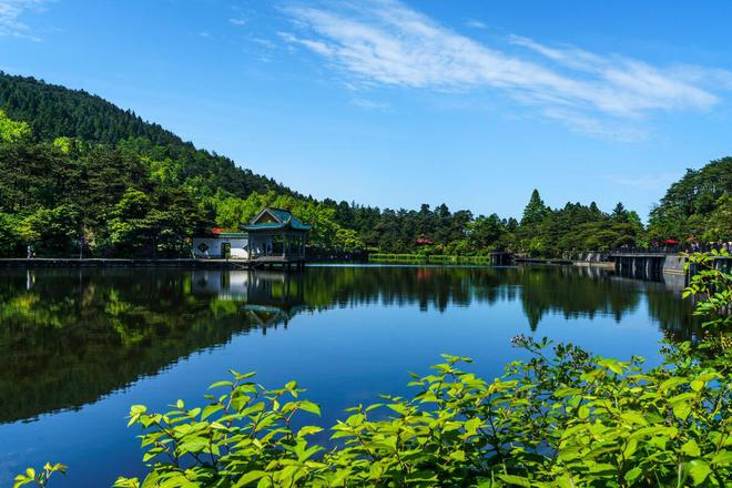 中国十大名山之一的庐山，到底有多美？-庐山是几大名山