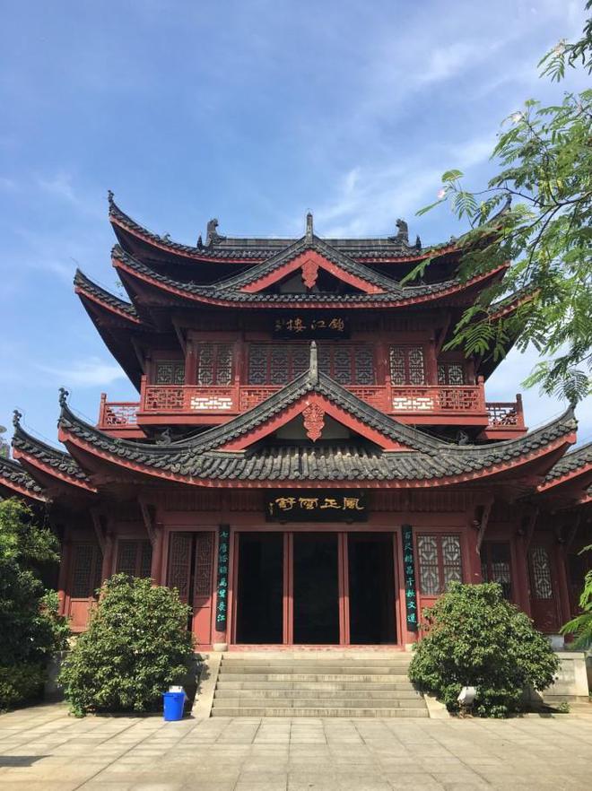 中国十大名山之一的庐山，到底有多美？-庐山是几大名山