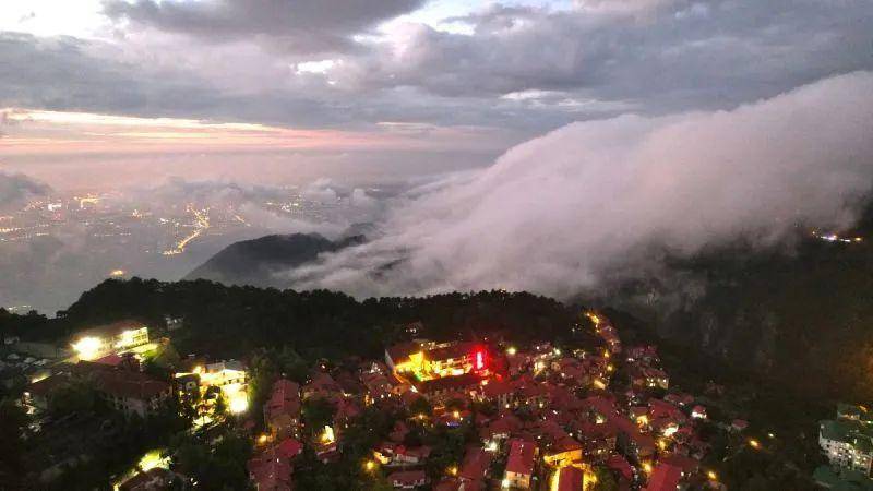 庐山显现壮阔瀑布云-庐山景点旅游攻略图