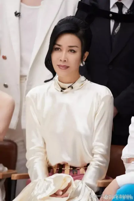 刀郎新歌《罗刹海市》引爆网络，那英遭700万网友吐槽-刀郎和那英的歌谁唱得好