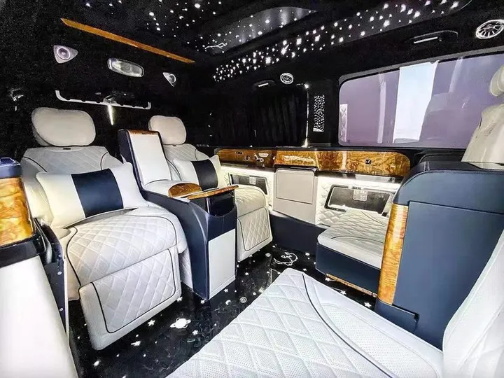 奔驰V260星际四座，感受天地苍穹带来的气势-奔驰七座v260商务车