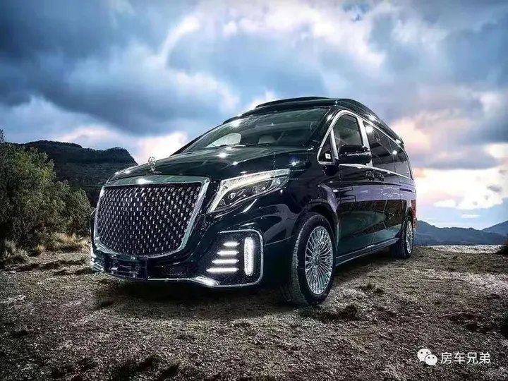 房车兄弟 奔驰V260星际四座，驾驶的魅力在旅行中流淌-奔驰arocs6×6房车价格