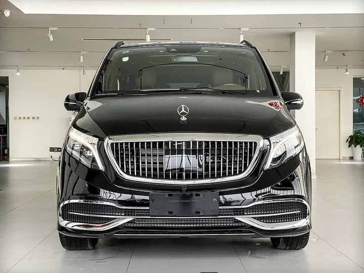 房车兄弟 新款奔驰V260巴赫版，移动舒适的家-奔驰v260商务房车试驾视频