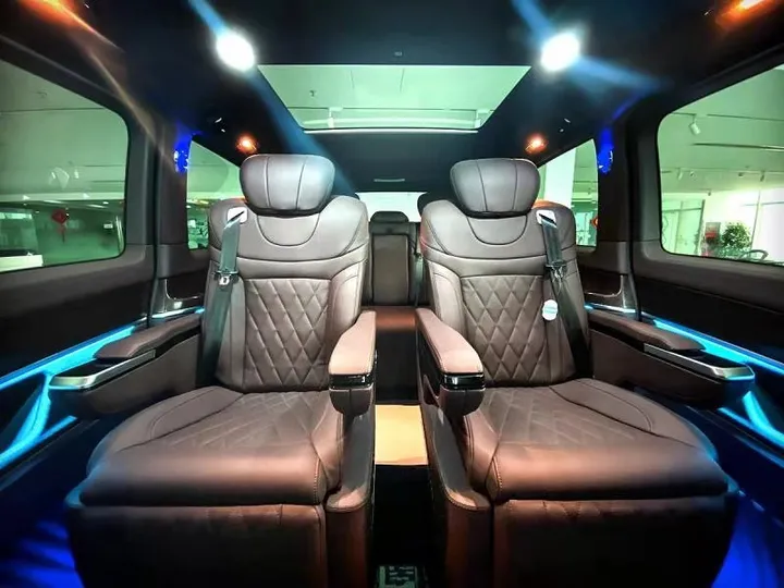 房车兄弟 新款奔驰V260巴赫版，移动舒适的家-奔驰v260商务房车试驾视频