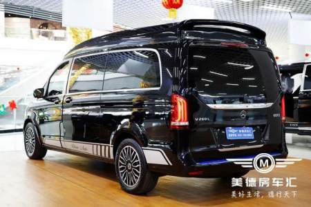 一台可以载下全家人的新款9速奔驰V260，过年开它倍有面-奔驰商务迈巴赫九座