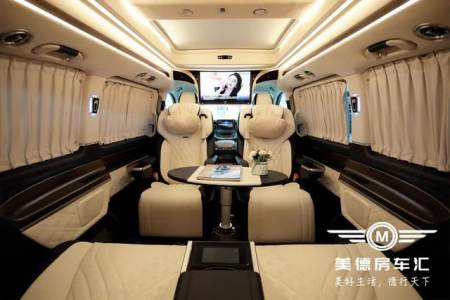 一台可以载下全家人的新款9速奔驰V260，过年开它倍有面-奔驰商务迈巴赫九座