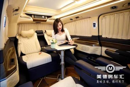 一台可以载下全家人的新款9速奔驰V260，过年开它倍有面-奔驰商务迈巴赫九座