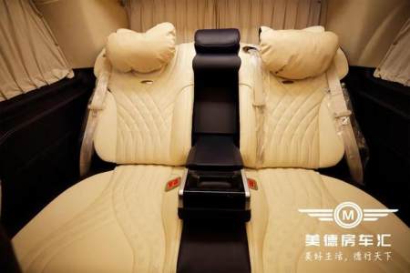 一台可以载下全家人的新款9速奔驰V260，过年开它倍有面-奔驰商务迈巴赫九座