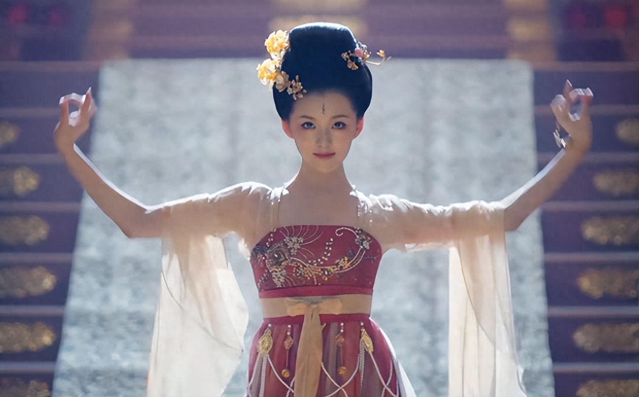 安乐传：出场就把所有人看呆，这才是古装片“头牌”该有的样子-安乐传bot