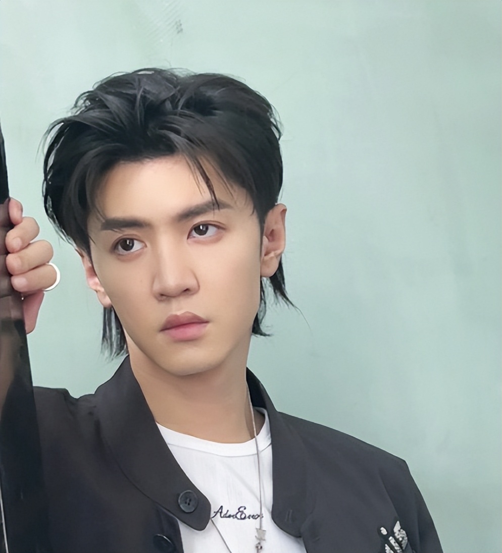 陈哲远：人帅心也善，为黑龙江灾区捐助40000斤面粉和4000斤粮油-陈哲陈哲远