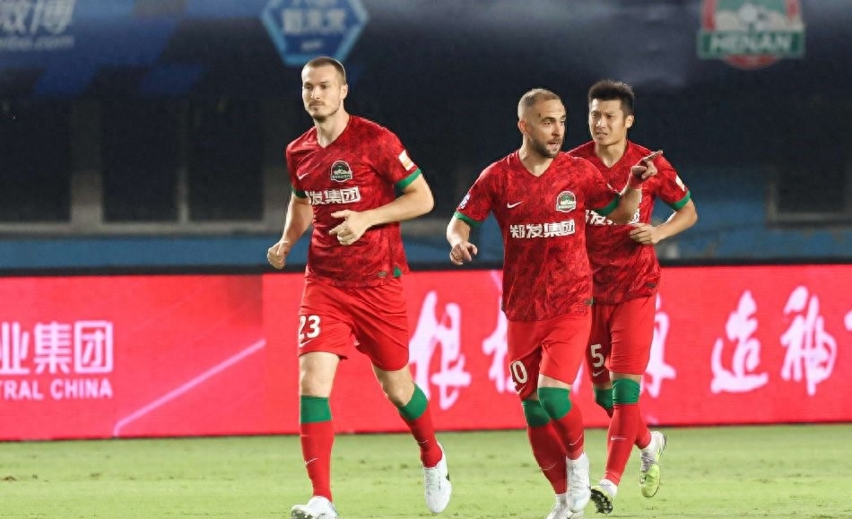 中超最新积分榜！联赛仅剩8轮：海港领先申花11分！大连人倒数第3-中超完整积分榜排名