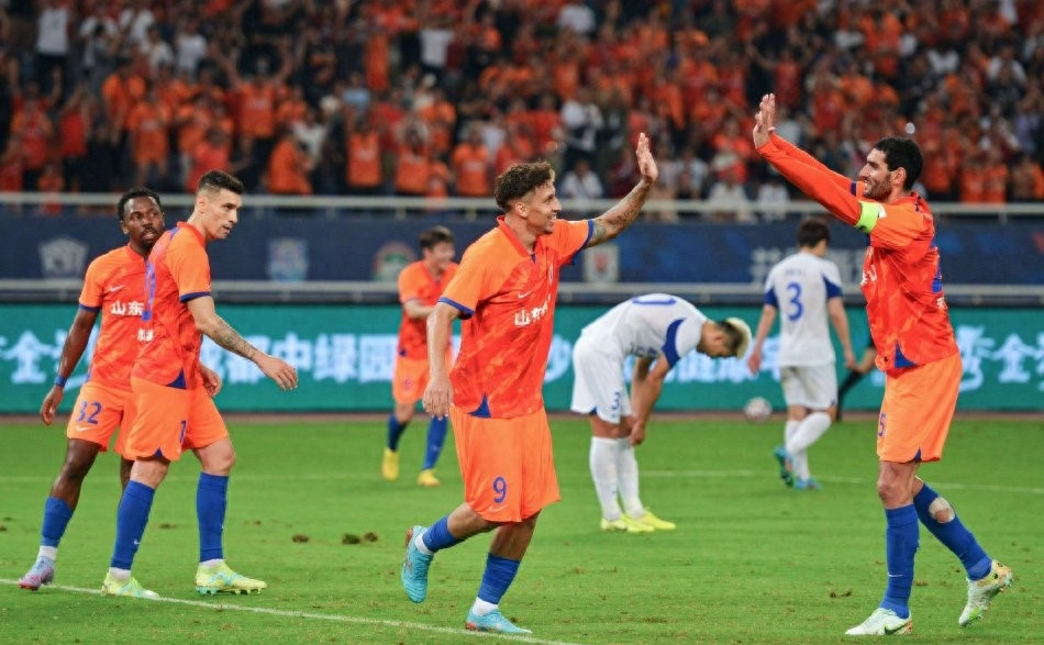 中超最新积分榜！联赛仅剩8轮：海港领先申花11分！大连人倒数第3-中超完整积分榜排名