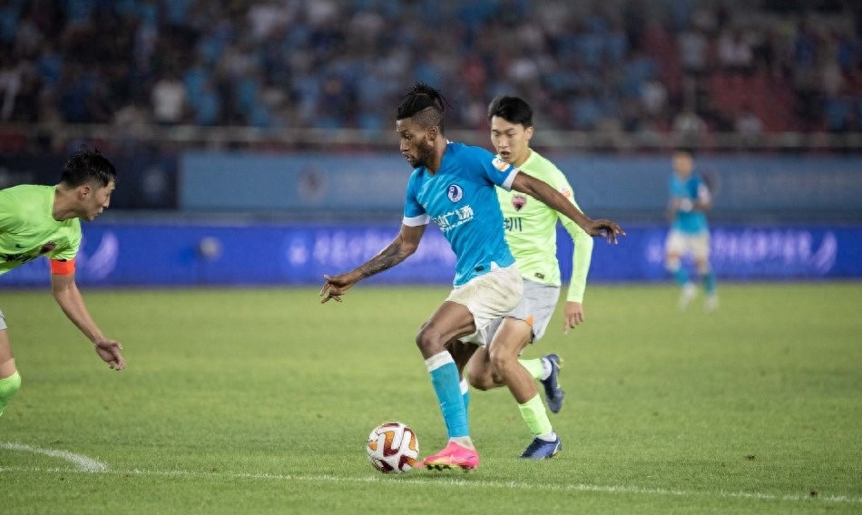 中超最新积分榜！联赛仅剩8轮：海港领先申花11分！大连人倒数第3-中超完整积分榜排名