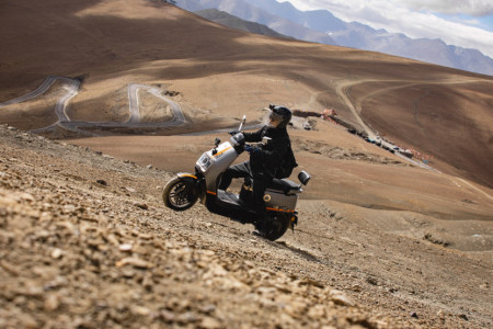 爬过珠峰的新日幻影F9火了，真正的动力王实力到底怎么样？-新日电动车质量怎么样