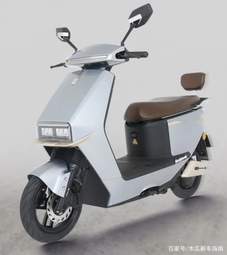 3款高速电摩来了，最大的续航215公里，能边骑边充电，3800元起-高速高续航电动摩托