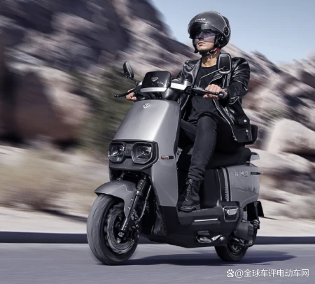 2款搭载华为鸿蒙系统的电动车，200公里长续航，智能很“听话”-哪些汽车搭载鸿蒙