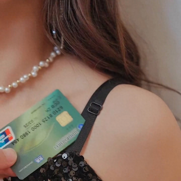 疯批霸总得到她的人却得不到她的心  一次次甜蜜惩罚 让...