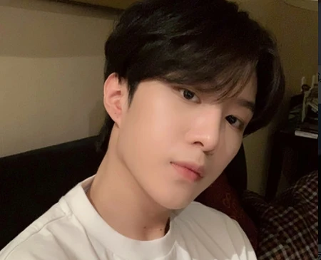 范丞丞：曾把洗手水当作是花果茶，用官司证明是父母亲生儿子-范丞丞了解