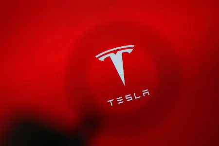 特斯拉的真实驾驶感受是什么样？燃油车老司机真的能开得惯吗？-特斯拉好驾驶吗视频