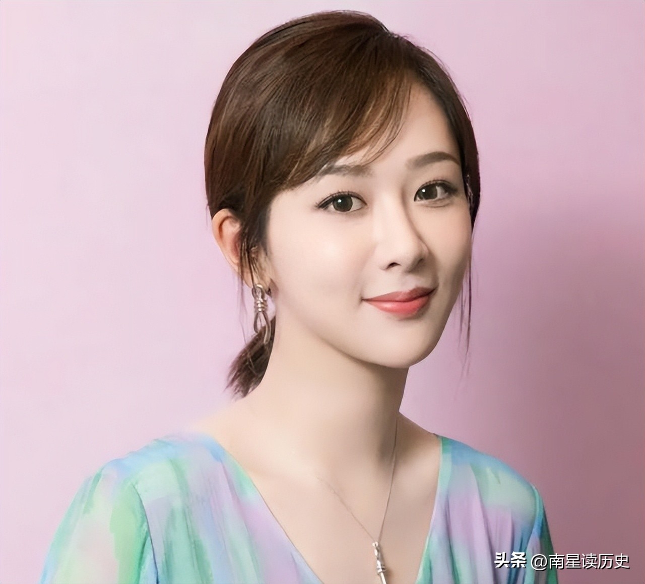 《长相思》大火，有人说“杨紫长得那么普通，是怎么火起来的？”-杨紫的长相思最后和谁在一起了