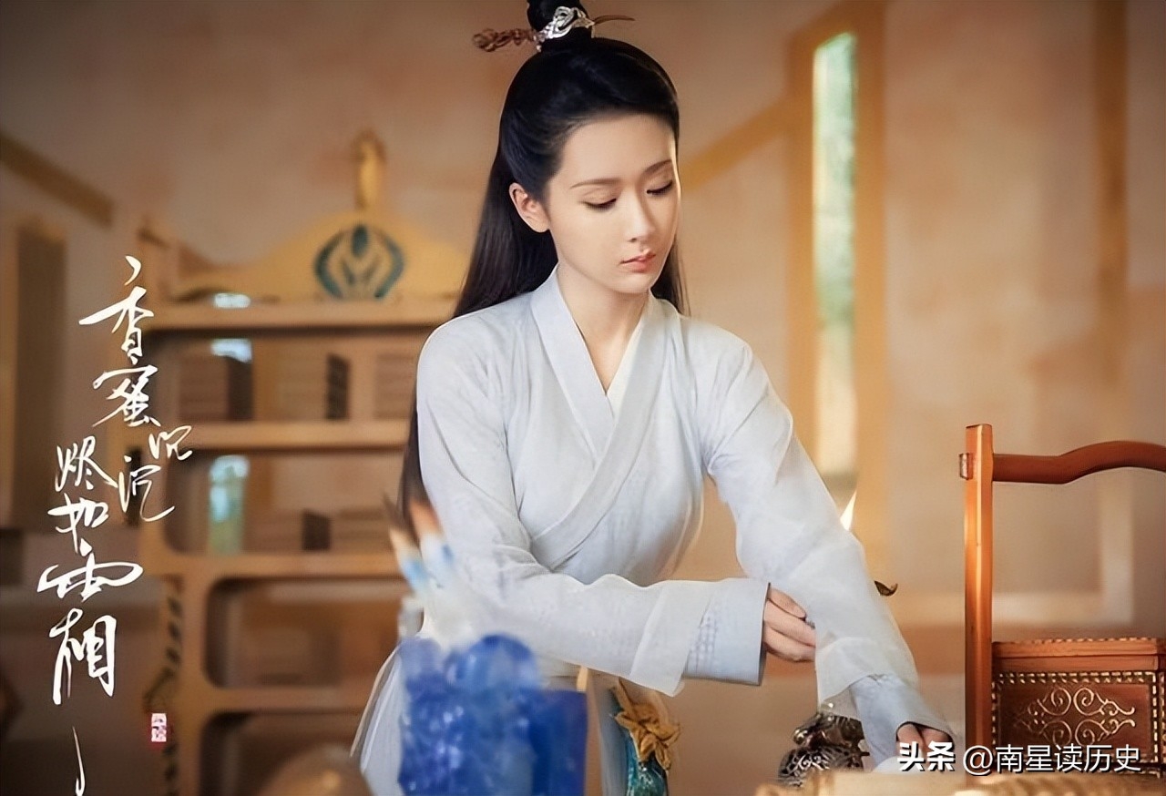 《长相思》大火，有人说“杨紫长得那么普通，是怎么火起来的？”-杨紫的长相思最后和谁在一起了