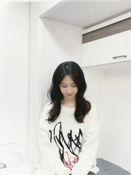 跟着杨紫学穿搭，日常低调又减龄，上班族、学生党都喜欢！-杨紫最近穿的衣服