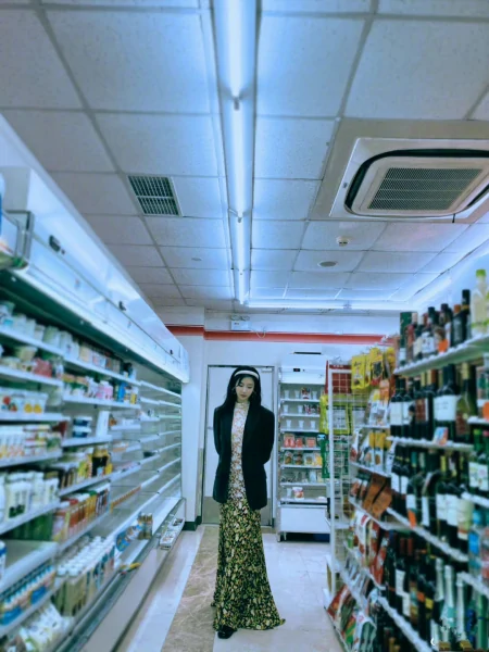 跟着杨紫学穿搭，日常低调又减龄，上班族、学生党都喜欢！-杨紫最近穿的衣服